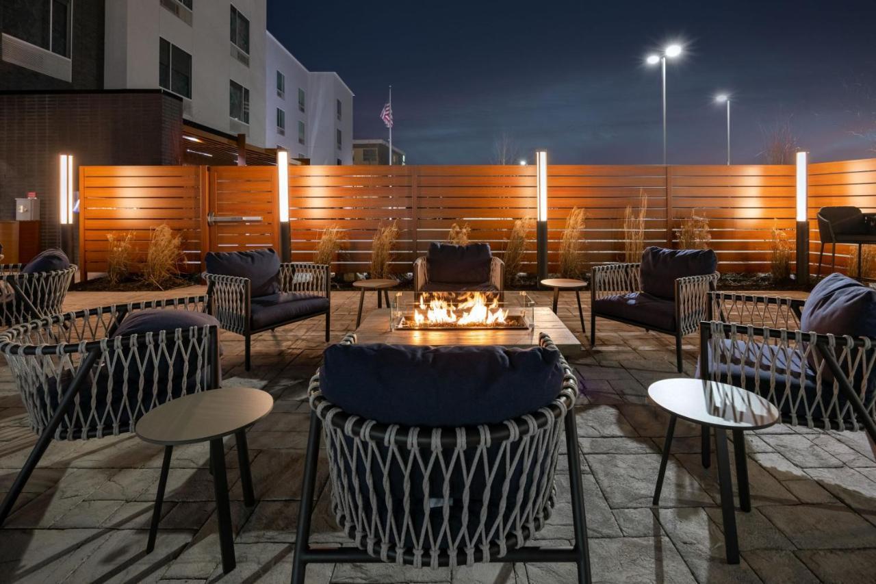 Towneplace Suites By Marriott Canton Riverstone Parkway Экстерьер фото